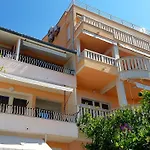 Flamingo Apartamento Makarska