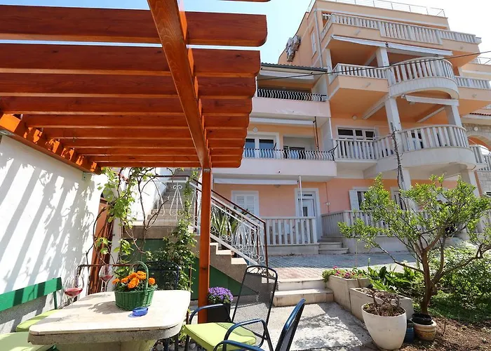 Flamingo Daire Makarska