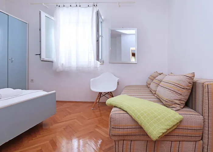 Flamingo מאקרסקה